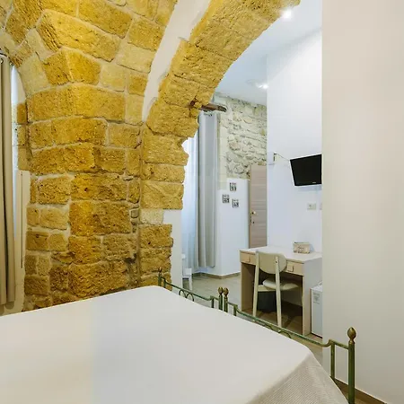 Bed & Breakfast Locandanonnaiole *
